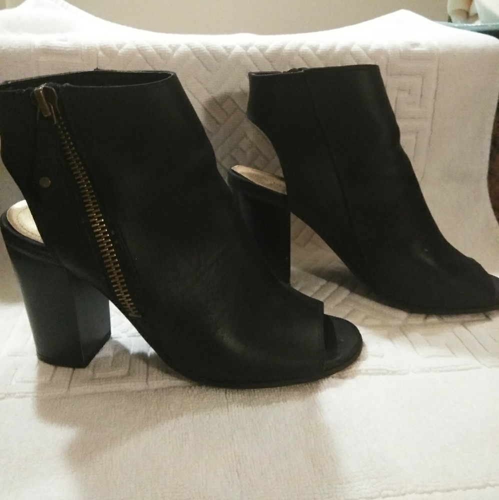 Ankle boots